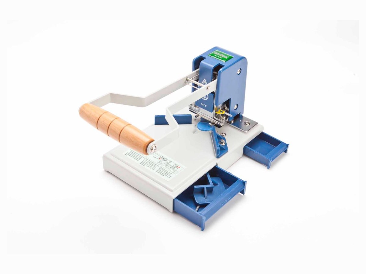 Desktop corner cutter 1200 with wooden lever handle