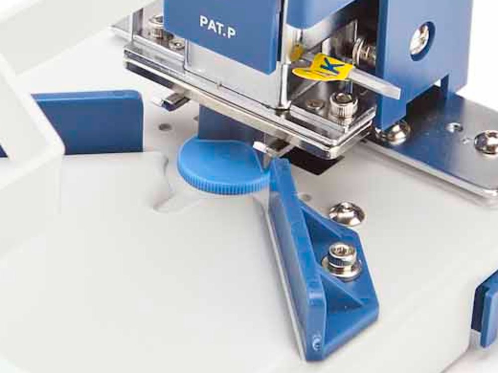 Pad in the die seat of the 1200